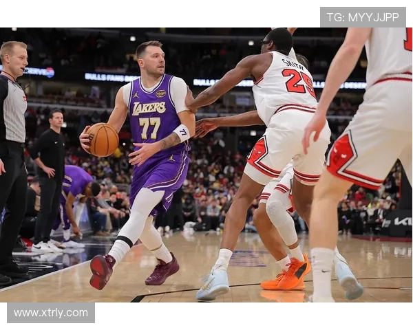 东契奇险刷三双 湖人升西部第三 东契奇险刷三双 湖人升西部第三